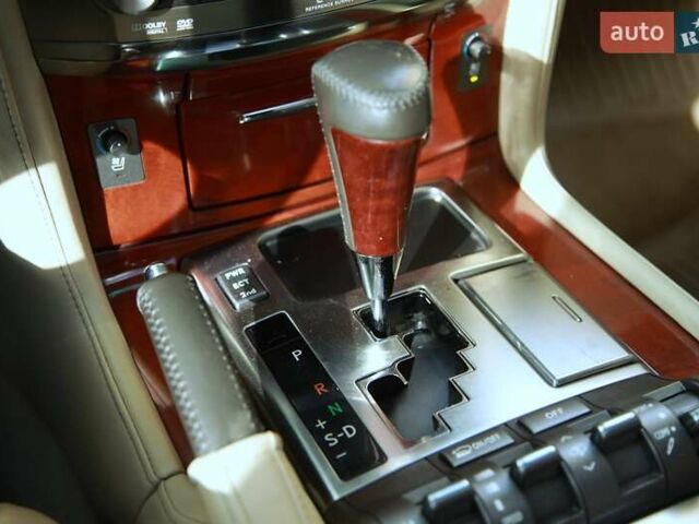 Черный Лексус ЛХ, объемом двигателя 5.66 л и пробегом 263 тыс. км за 26500 $, фото 17 на Automoto.ua