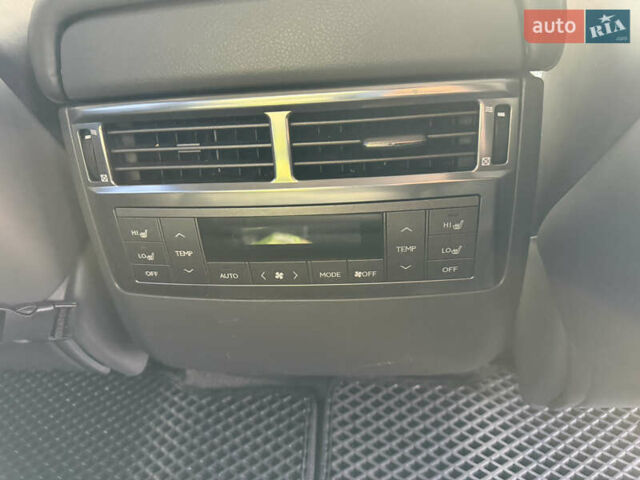 Черный Лексус ЛХ, объемом двигателя 5.66 л и пробегом 160 тыс. км за 38000 $, фото 25 на Automoto.ua