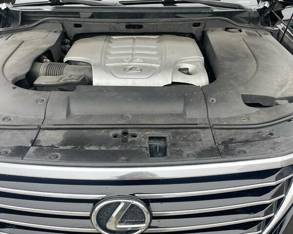 Лексус ЛХ 2010 в Киеве на Automoto.ua Черный Лексус ЛХ, объемом двигателя 5.7 л и пробегом 256 тыс. км за 26500 $, фото 6 на Automoto.ua