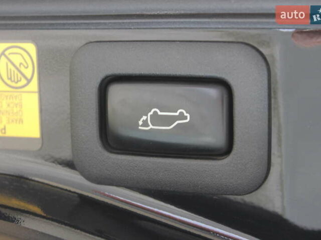 Чорний Лексус ЛХ, об'ємом двигуна 5.66 л та пробігом 208 тис. км за 27999 $, фото 27 на Automoto.ua