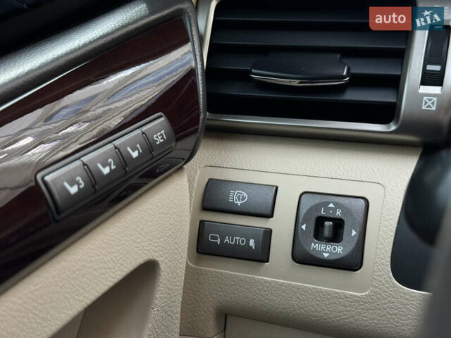 Черный Лексус ЛХ, объемом двигателя 5.7 л и пробегом 142 тыс. км за 71000 $, фото 42 на Automoto.ua