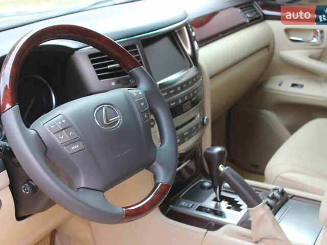 Чорний Лексус ЛХ, об'ємом двигуна 5.66 л та пробігом 208 тис. км за 27999 $, фото 39 на Automoto.ua