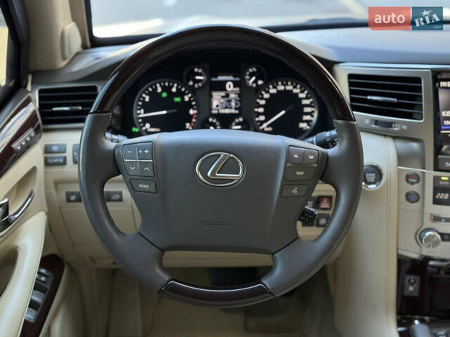 Черный Лексус ЛХ, объемом двигателя 5.7 л и пробегом 142 тыс. км за 71000 $, фото 17 на Automoto.ua