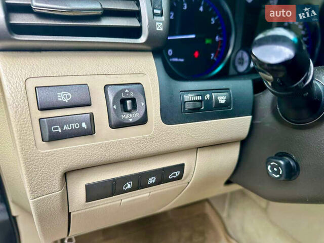 Черный Лексус ЛХ, объемом двигателя 5.7 л и пробегом 380 тыс. км за 23500 $, фото 13 на Automoto.ua
