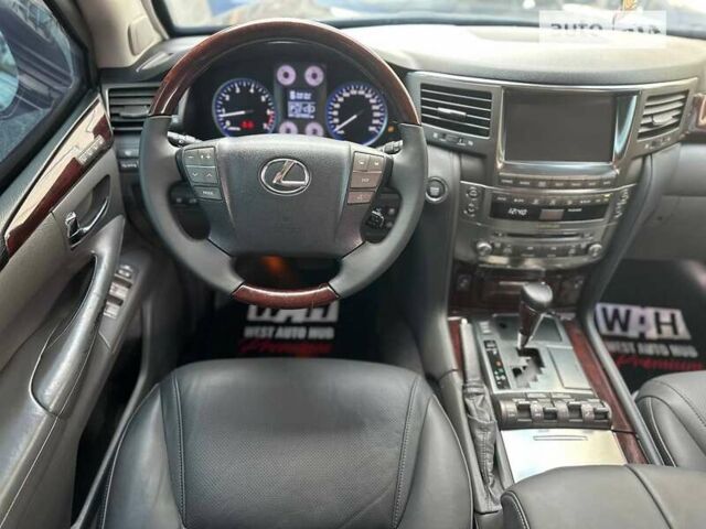 Черный Лексус ЛХ, объемом двигателя 5.66 л и пробегом 168 тыс. км за 75900 $, фото 15 на Automoto.ua