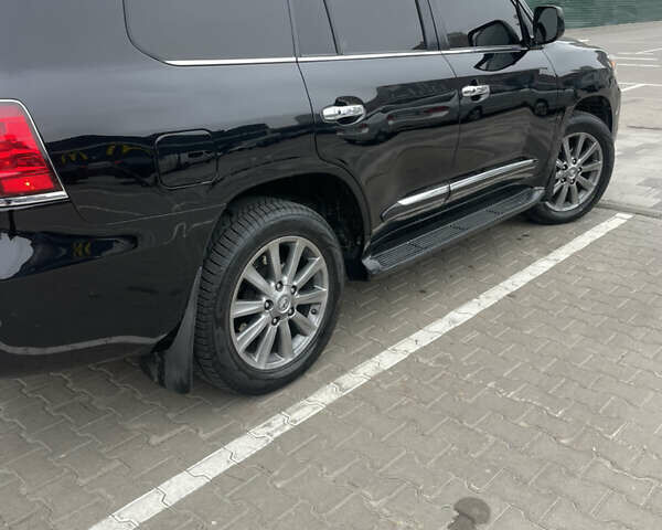 Лексус ЛХ 2010 в Киеве на Automoto.ua Черный Лексус ЛХ, объемом двигателя 5.7 л и пробегом 256 тыс. км за 26500 $, фото 2 на Automoto.ua