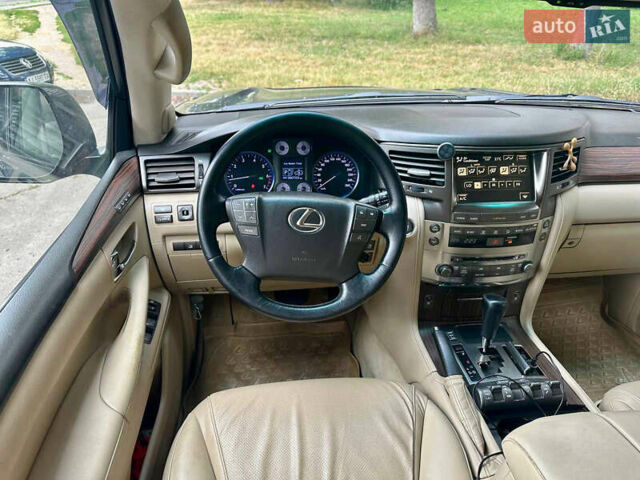 Черный Лексус ЛХ, объемом двигателя 5.7 л и пробегом 380 тыс. км за 23500 $, фото 18 на Automoto.ua