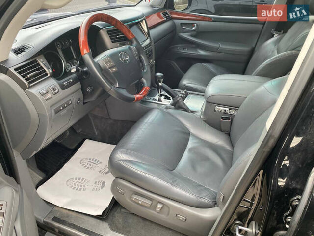 Черный Лексус ЛХ, объемом двигателя 5.66 л и пробегом 310 тыс. км за 25500 $, фото 8 на Automoto.ua