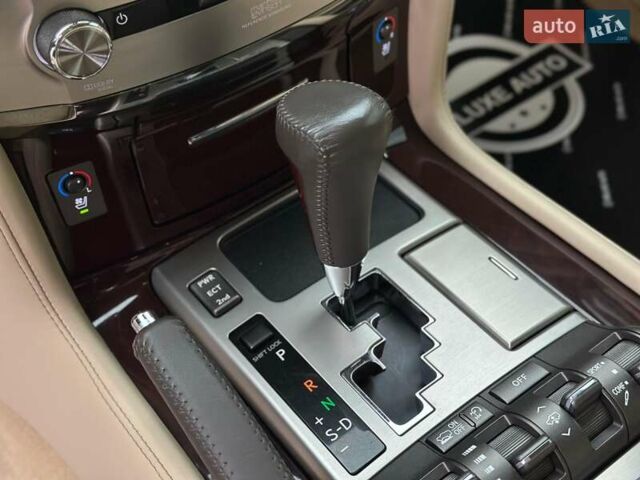 Чорний Лексус ЛХ, об'ємом двигуна 5.66 л та пробігом 144 тис. км за 75000 $, фото 89 на Automoto.ua