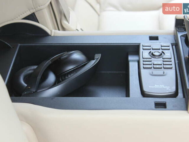 Чорний Лексус ЛХ, об'ємом двигуна 5.66 л та пробігом 208 тис. км за 27999 $, фото 48 на Automoto.ua