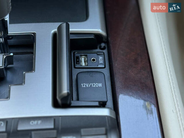 Черный Лексус ЛХ, объемом двигателя 5.7 л и пробегом 142 тыс. км за 71000 $, фото 75 на Automoto.ua