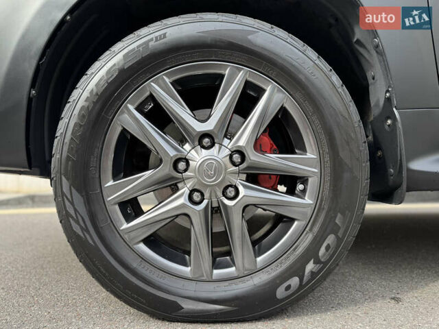 Черный Лексус ЛХ, объемом двигателя 5.7 л и пробегом 142 тыс. км за 71000 $, фото 80 на Automoto.ua