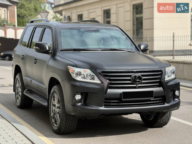 Черный Лексус ЛХ, объемом двигателя 5.7 л и пробегом 142 тыс. км за 71000 $, фото 5 на Automoto.ua
