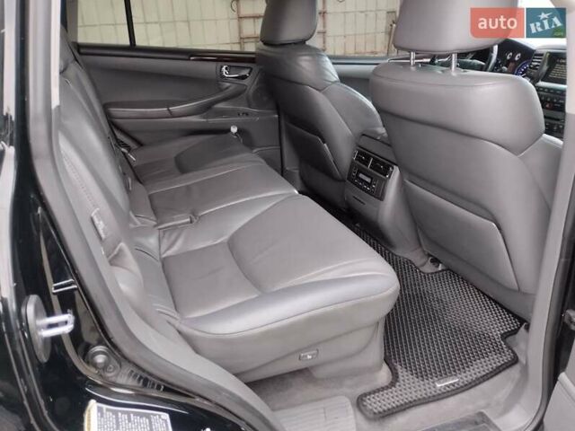 Чорний Лексус ЛХ, об'ємом двигуна 5.7 л та пробігом 277 тис. км за 31700 $, фото 13 на Automoto.ua