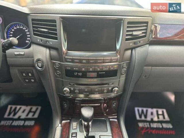 Черный Лексус ЛХ, объемом двигателя 5.66 л и пробегом 168 тыс. км за 75900 $, фото 16 на Automoto.ua