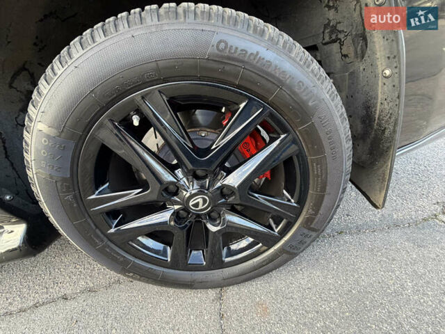 Черный Лексус ЛХ, объемом двигателя 5.66 л и пробегом 160 тыс. км за 38000 $, фото 19 на Automoto.ua