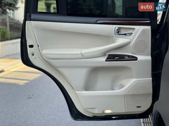 Черный Лексус ЛХ, объемом двигателя 5.7 л и пробегом 142 тыс. км за 71000 $, фото 66 на Automoto.ua