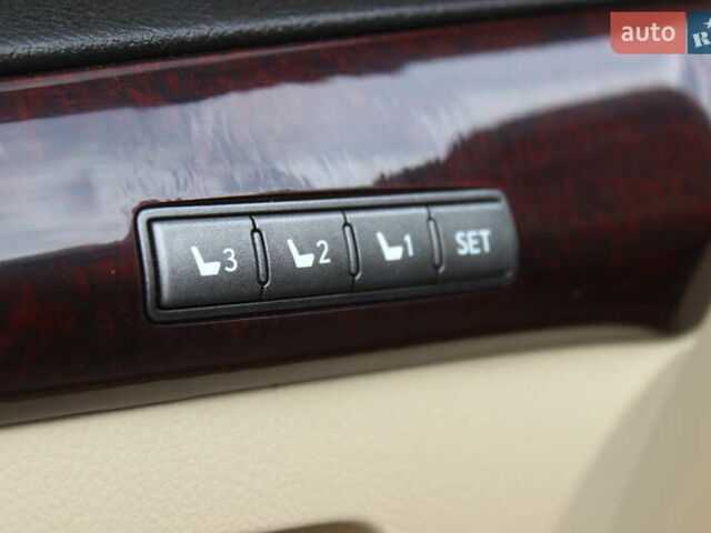 Чорний Лексус ЛХ, об'ємом двигуна 5.66 л та пробігом 208 тис. км за 27999 $, фото 32 на Automoto.ua