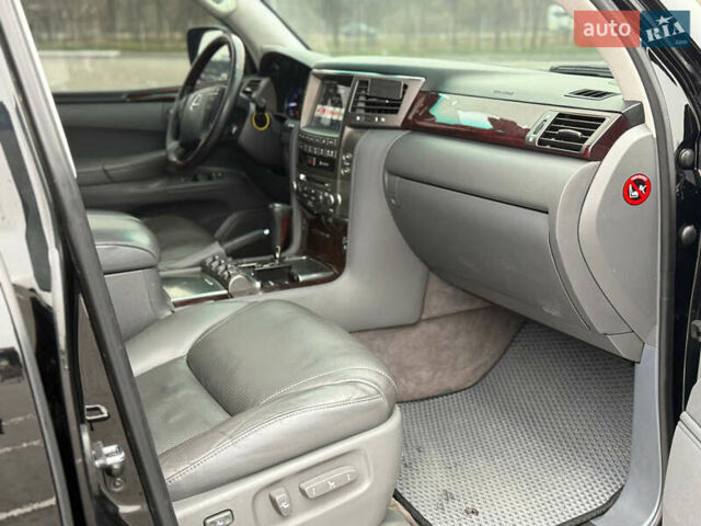 Чорний Лексус ЛХ, об'ємом двигуна 5.7 л та пробігом 270 тис. км за 33000 $, фото 8 на Automoto.ua