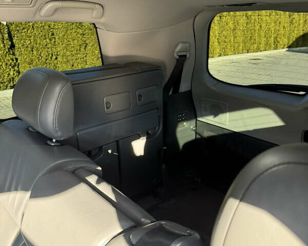 Черный Лексус ЛХ, объемом двигателя 5.7 л и пробегом 218 тыс. км за 26200 $, фото 17 на Automoto.ua