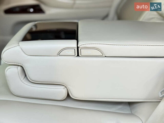 Черный Лексус ЛХ, объемом двигателя 5.7 л и пробегом 142 тыс. км за 71000 $, фото 35 на Automoto.ua