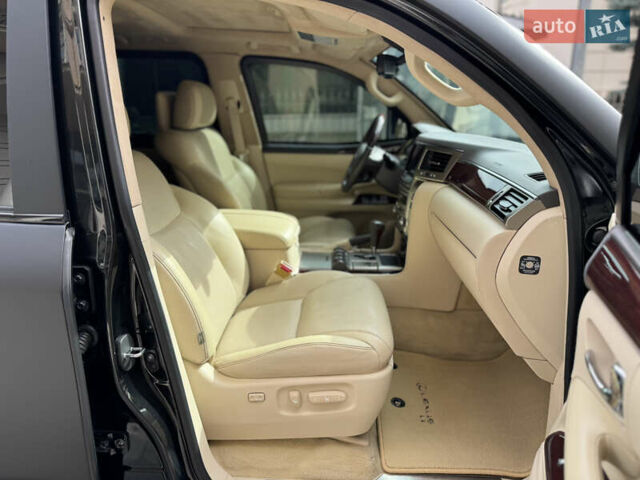 Черный Лексус ЛХ, объемом двигателя 5.7 л и пробегом 142 тыс. км за 71000 $, фото 40 на Automoto.ua