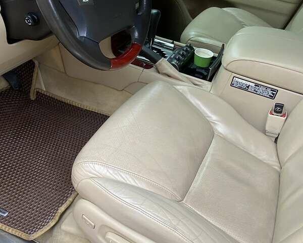 Черный Лексус ЛХ, объемом двигателя 5.66 л и пробегом 160 тыс. км за 28000 $, фото 7 на Automoto.ua