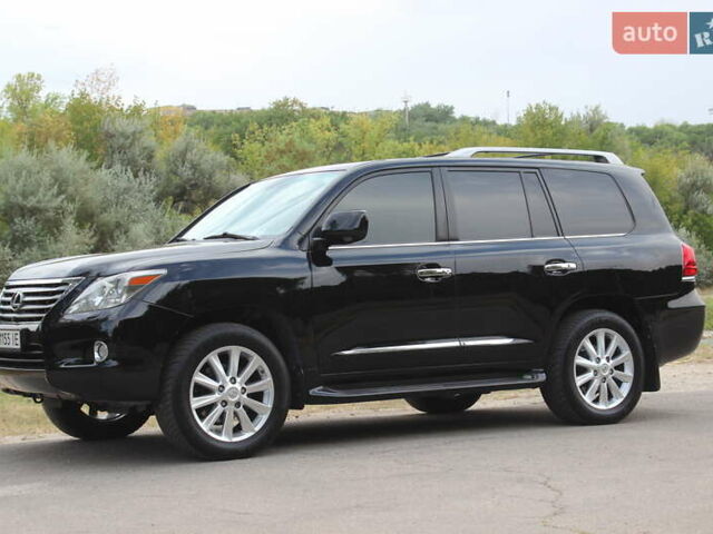 Чорний Лексус ЛХ, об'ємом двигуна 5.66 л та пробігом 208 тис. км за 27999 $, фото 1 на Automoto.ua