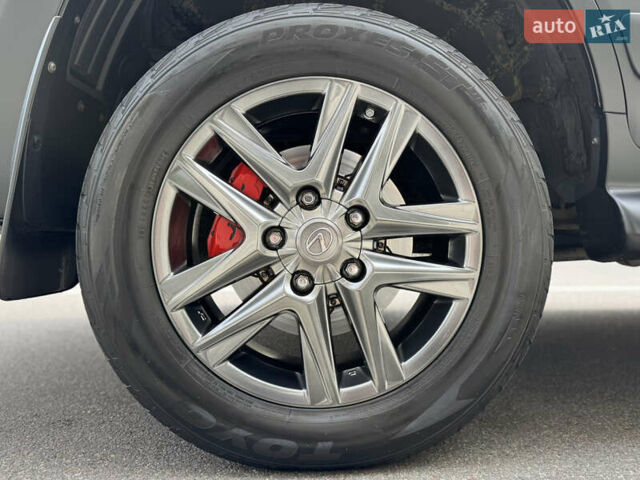 Черный Лексус ЛХ, объемом двигателя 5.7 л и пробегом 142 тыс. км за 71000 $, фото 76 на Automoto.ua