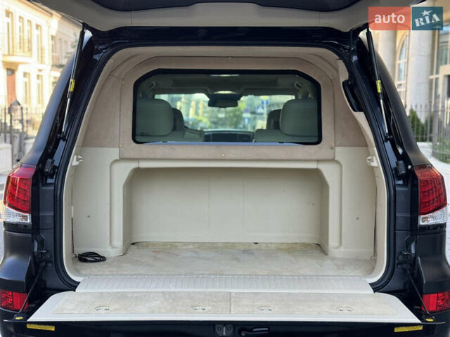 Черный Лексус ЛХ, объемом двигателя 5.7 л и пробегом 142 тыс. км за 71000 $, фото 62 на Automoto.ua