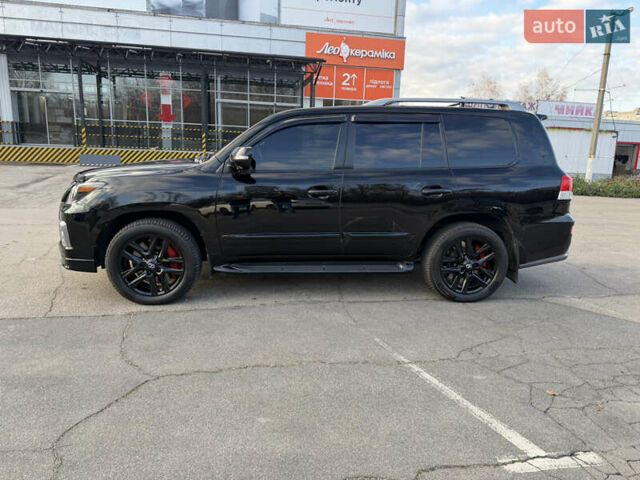 Черный Лексус ЛХ, объемом двигателя 5.66 л и пробегом 160 тыс. км за 38000 $, фото 14 на Automoto.ua