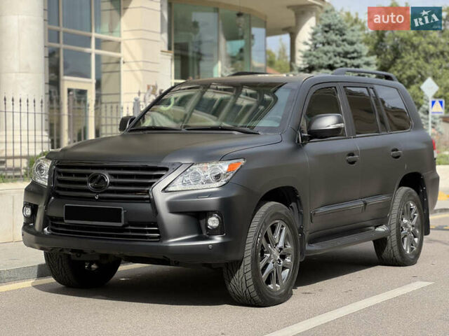 Черный Лексус ЛХ, объемом двигателя 5.7 л и пробегом 142 тыс. км за 71000 $, фото 7 на Automoto.ua