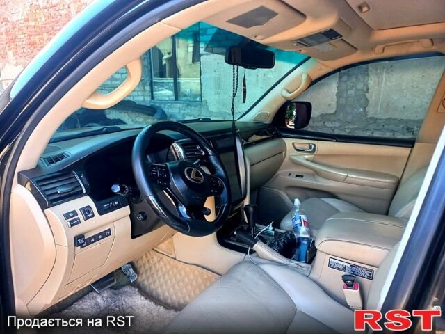 Черный Лексус ЛХ, объемом двигателя 5.7 л и пробегом 195 тыс. км за 35700 $, фото 5 на Automoto.ua