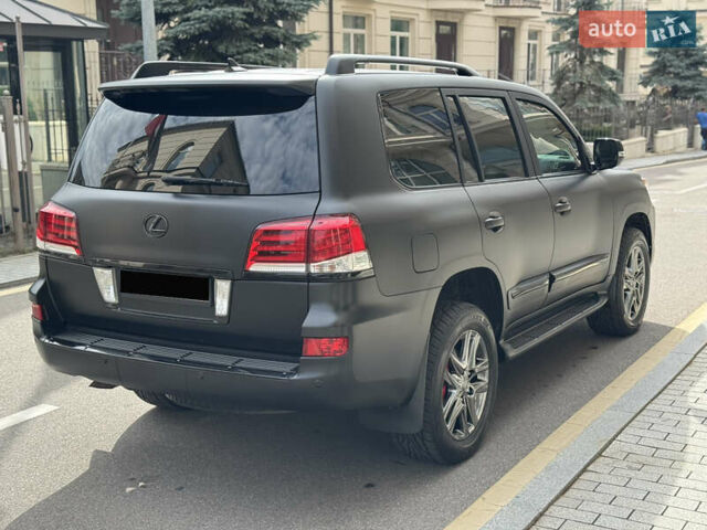 Черный Лексус ЛХ, объемом двигателя 5.7 л и пробегом 142 тыс. км за 71000 $, фото 15 на Automoto.ua