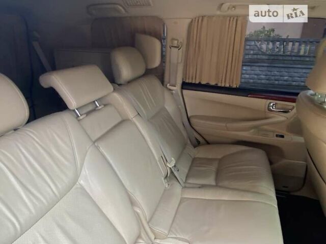 Черный Лексус ЛХ, объемом двигателя 5.66 л и пробегом 160 тыс. км за 28000 $, фото 10 на Automoto.ua