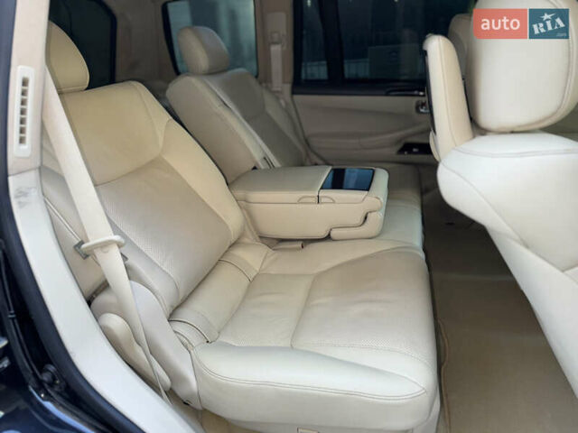 Черный Лексус ЛХ, объемом двигателя 5.7 л и пробегом 142 тыс. км за 71000 $, фото 32 на Automoto.ua