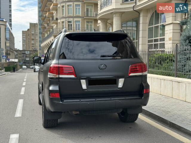 Черный Лексус ЛХ, объемом двигателя 5.7 л и пробегом 142 тыс. км за 71000 $, фото 12 на Automoto.ua