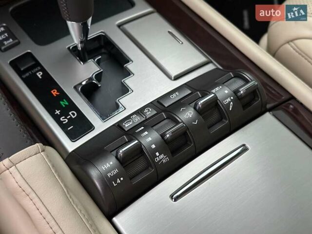 Чорний Лексус ЛХ, об'ємом двигуна 5.66 л та пробігом 144 тис. км за 75000 $, фото 93 на Automoto.ua