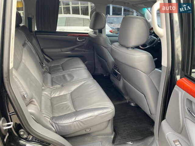 Черный Лексус ЛХ, объемом двигателя 5.66 л и пробегом 310 тыс. км за 25500 $, фото 11 на Automoto.ua