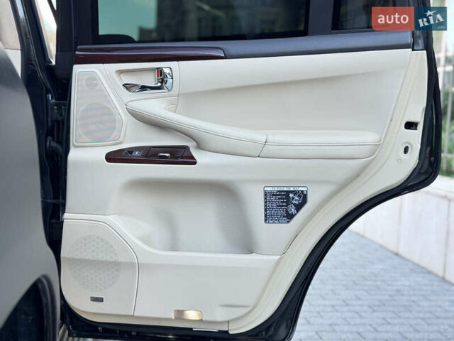 Черный Лексус ЛХ, объемом двигателя 5.7 л и пробегом 142 тыс. км за 71000 $, фото 68 на Automoto.ua