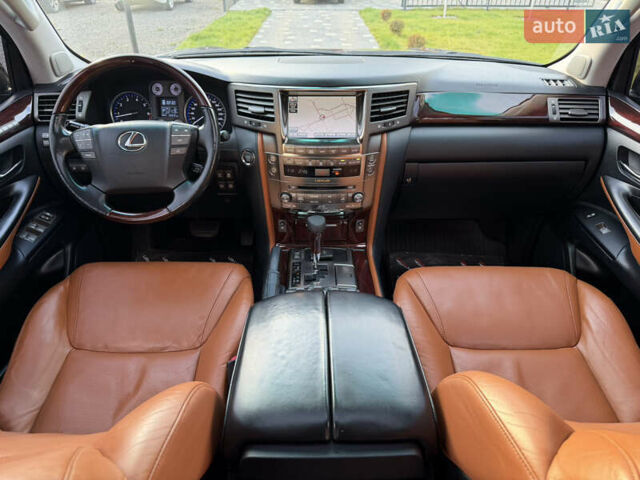 Черный Лексус ЛХ, объемом двигателя 5.7 л и пробегом 443 тыс. км за 26800 $, фото 51 на Automoto.ua
