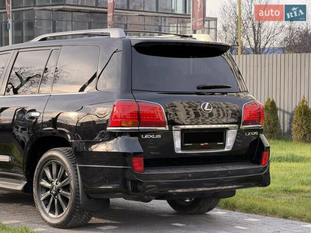 Черный Лексус ЛХ, объемом двигателя 5.7 л и пробегом 443 тыс. км за 26800 $, фото 18 на Automoto.ua