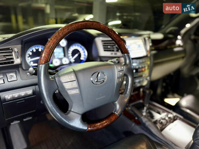 Чорний Лексус ЛХ, об'ємом двигуна 5.66 л та пробігом 115 тис. км за 35500 $, фото 18 на Automoto.ua
