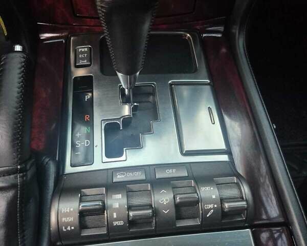 Черный Лексус ЛХ, объемом двигателя 5.66 л и пробегом 220 тыс. км за 29500 $, фото 34 на Automoto.ua