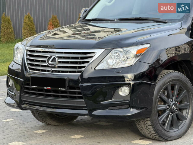 Черный Лексус ЛХ, объемом двигателя 5.7 л и пробегом 443 тыс. км за 26800 $, фото 4 на Automoto.ua