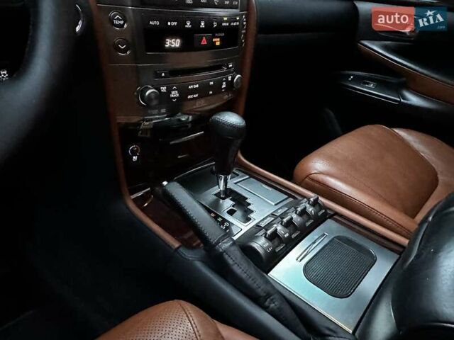 Черный Лексус ЛХ, объемом двигателя 5.66 л и пробегом 225 тыс. км за 30000 $, фото 35 на Automoto.ua
