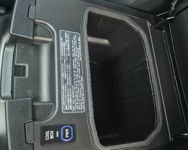 Черный Лексус ЛХ, объемом двигателя 5.66 л и пробегом 220 тыс. км за 29500 $, фото 31 на Automoto.ua