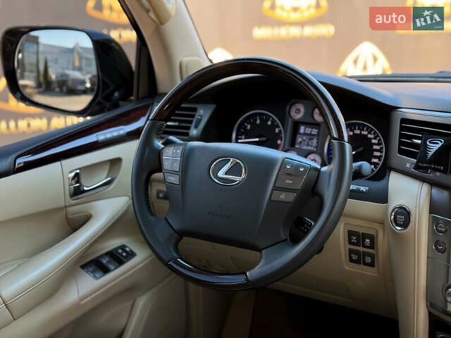 Чорний Лексус ЛХ, об'ємом двигуна 5.66 л та пробігом 106 тис. км за 37999 $, фото 21 на Automoto.ua