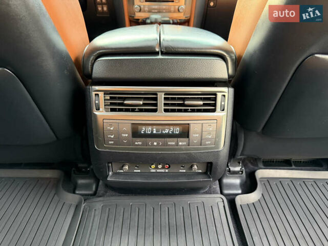 Черный Лексус ЛХ, объемом двигателя 5.7 л и пробегом 443 тыс. км за 26800 $, фото 42 на Automoto.ua