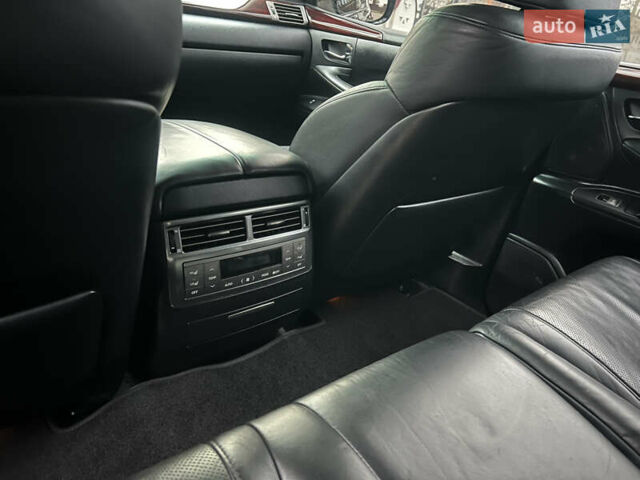 Чорний Лексус ЛХ, об'ємом двигуна 5.7 л та пробігом 244 тис. км за 24950 $, фото 72 на Automoto.ua